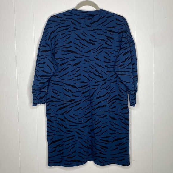 Velvet by Graham & Spencer Women's Blue/Black Tiger Print Mini Dress size LP - Picture 8 of 8
